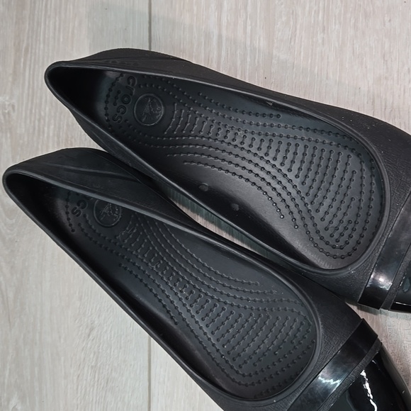 Crocs Women's Black Flats Clog Shoes Sz 9 - Picture 11 of 11